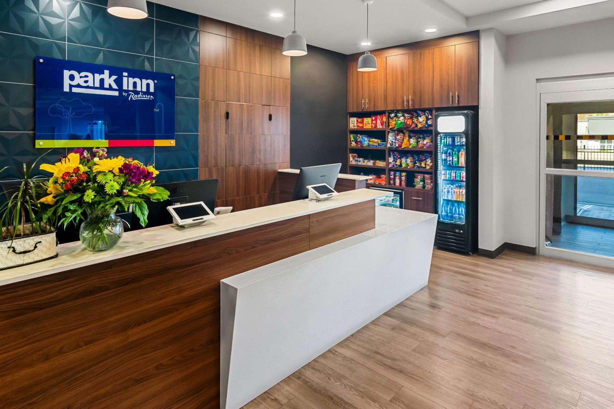 Park Inn By Radisson, Kelowna Eksteriør billede