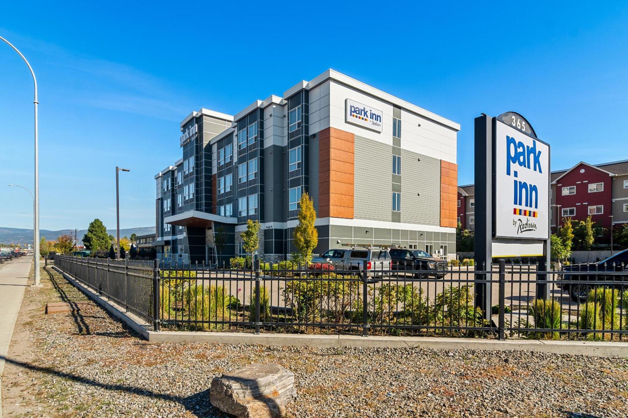 Park Inn By Radisson, Kelowna Eksteriør billede